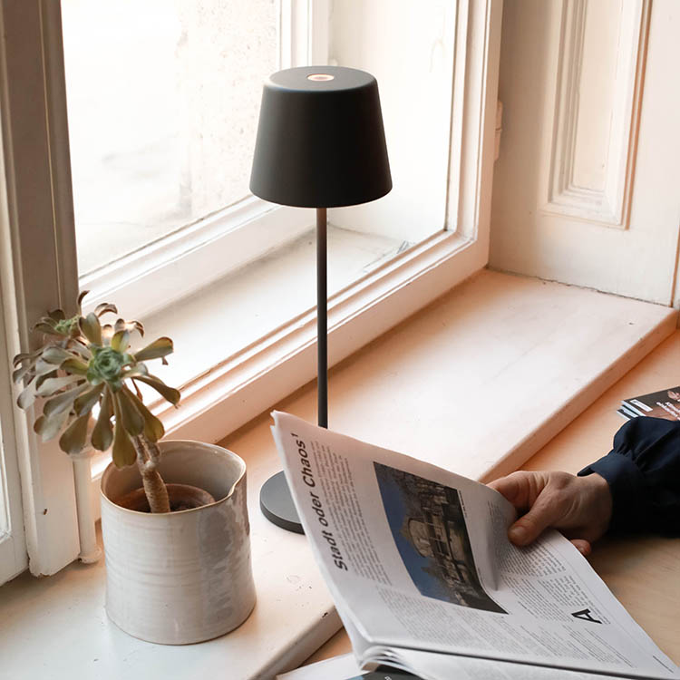 Genopladelig bordlampe, Molto Luce Aesta