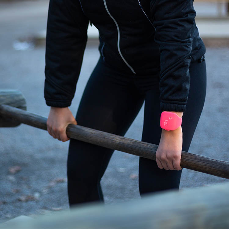 Overfaldsalarm, justerbart armbånd